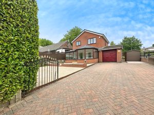 Rear driveway- click for photo gallery